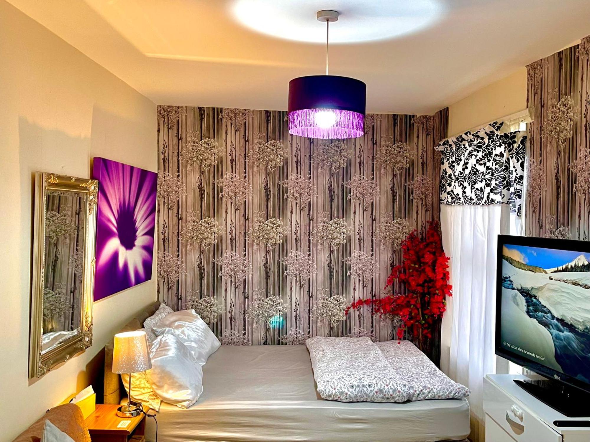 Comfy Double Bedroom With A Private Toilet Londyn Zewnętrze zdjęcie